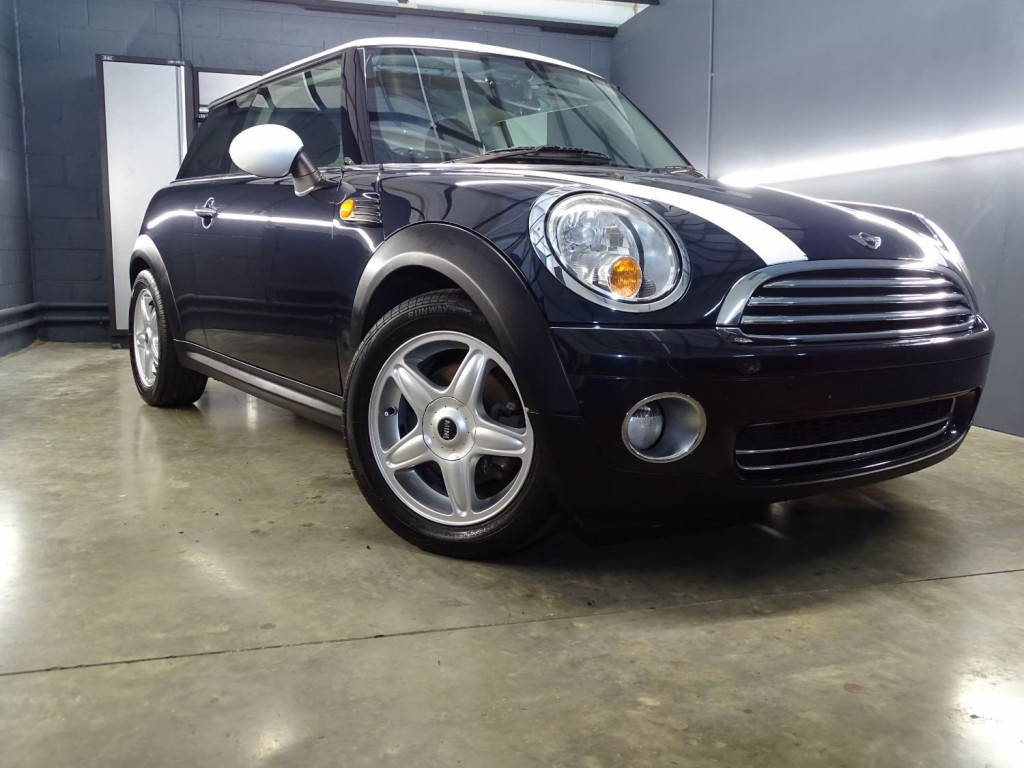 View MINI HATCH COOPER