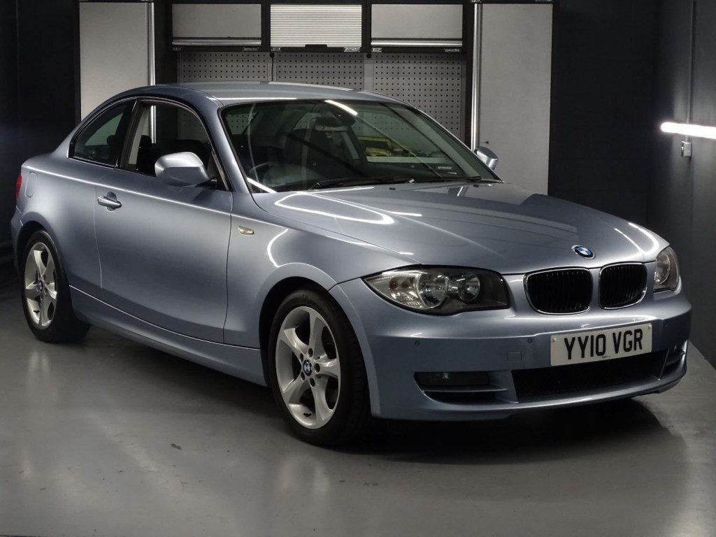View BMW 1 SERIES 118D SPORT