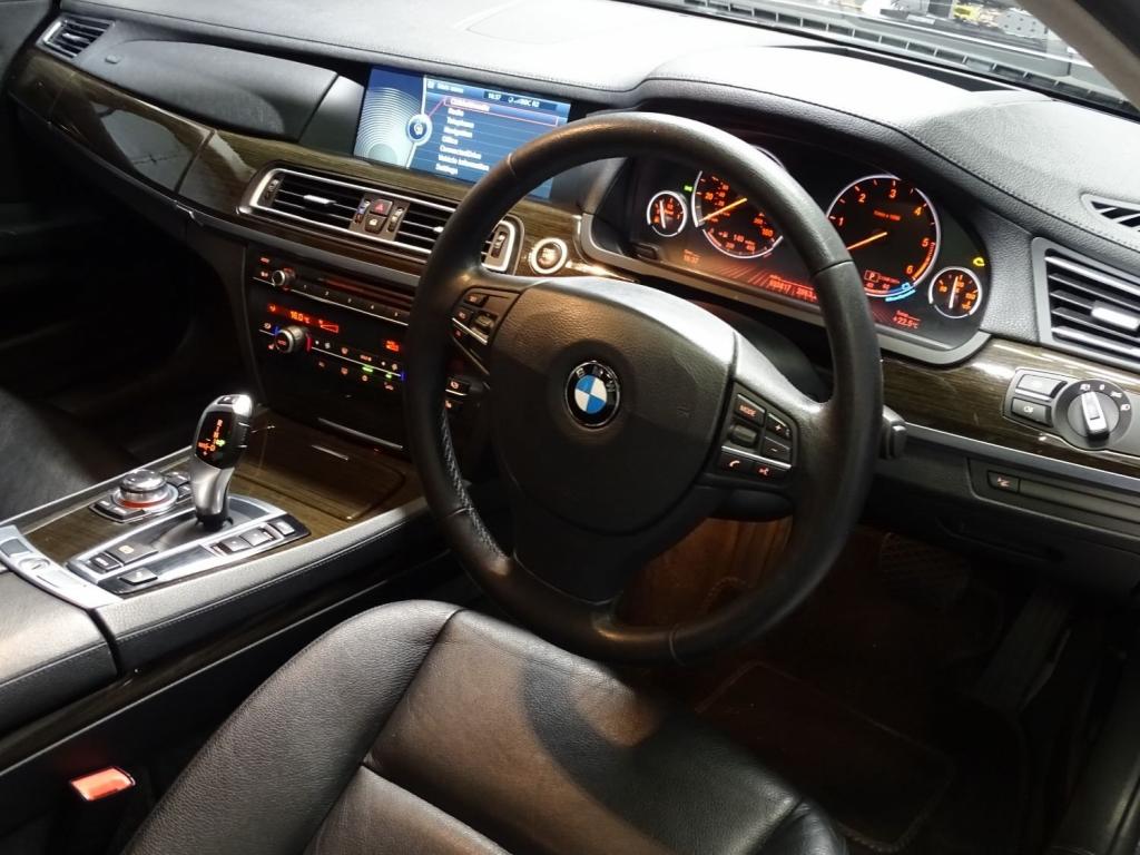 BMW 7 SERIES