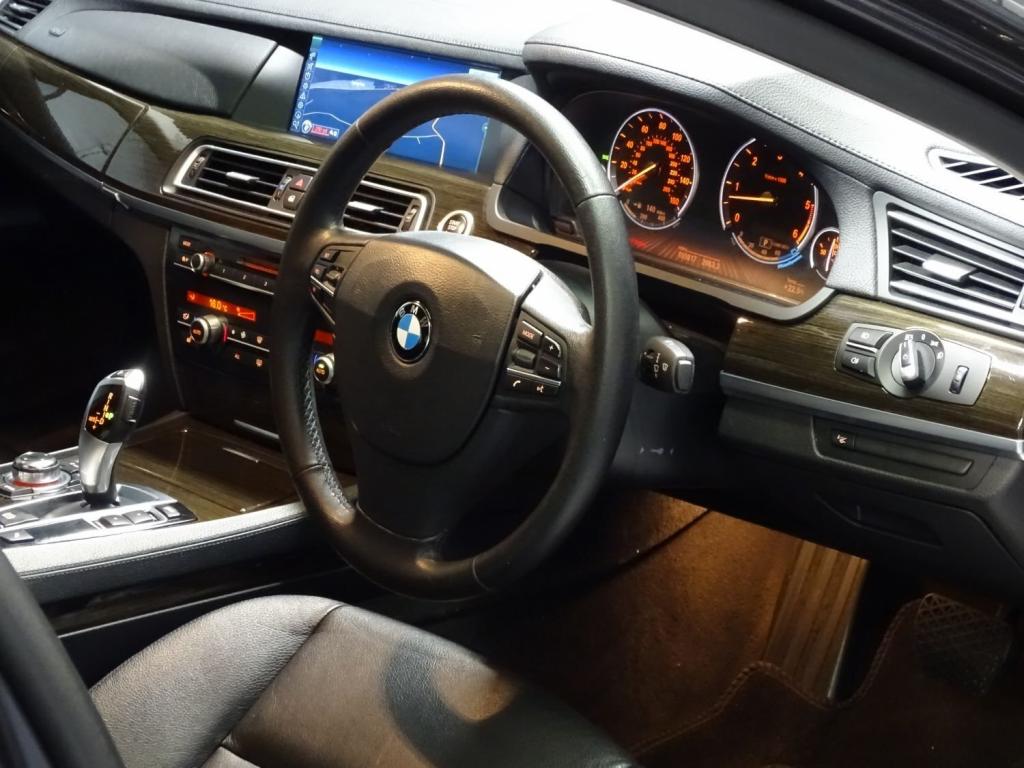 BMW 7 SERIES