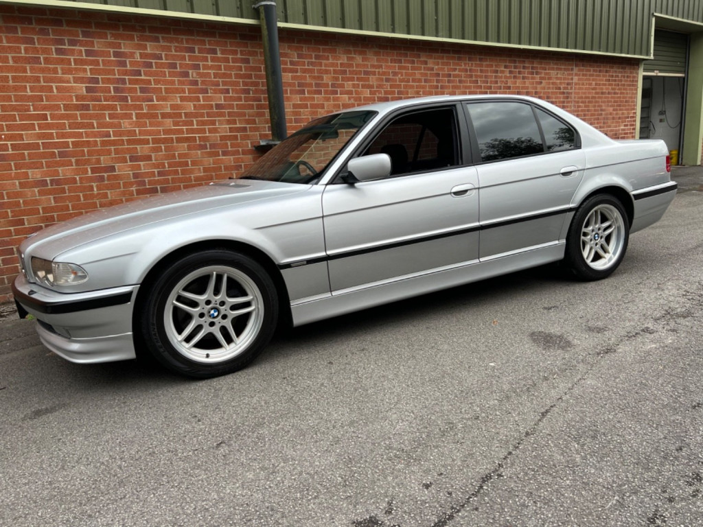 View BMW 7 SERIES 740i Sport