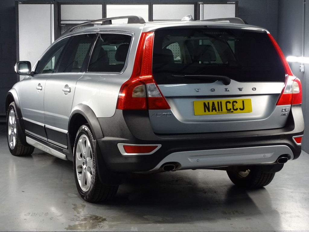 View VOLVO XC70 D5 SE LUX AWD