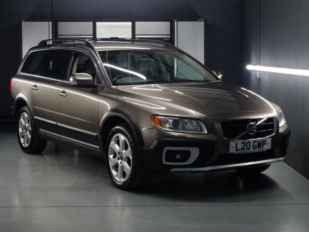 View VOLVO XC70 D5 SE LUX AWD
