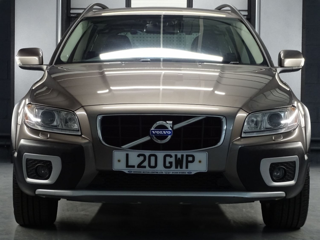View VOLVO XC70 D5 SE LUX AWD