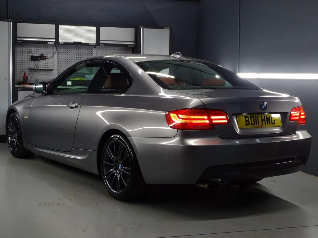 BMW 3 SERIES