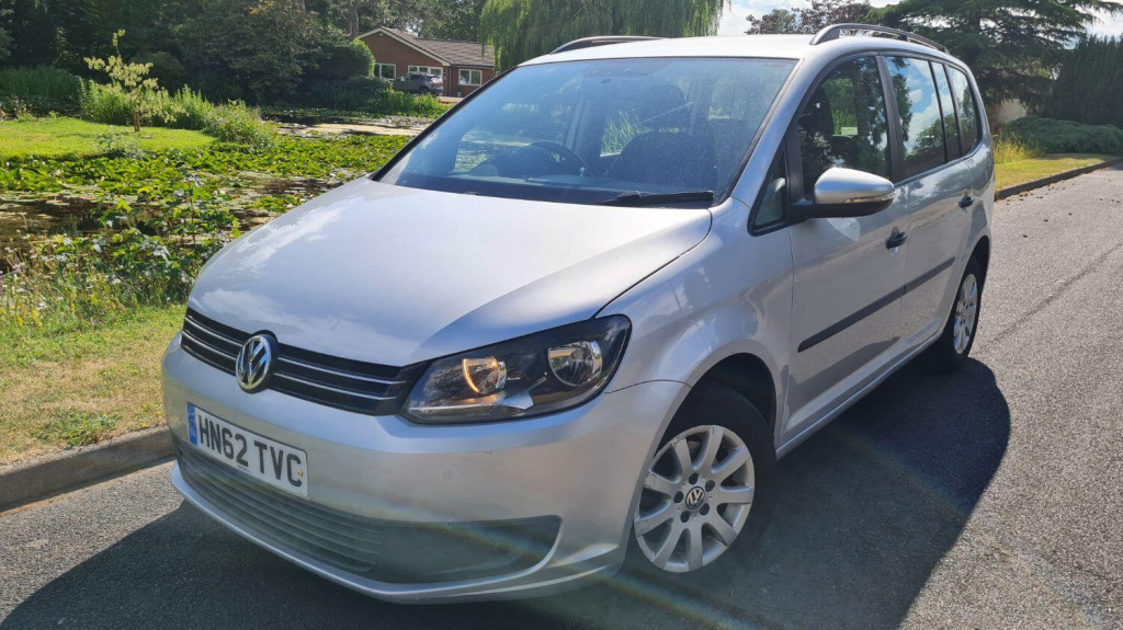 View VOLKSWAGEN TOURAN 1.2 TSI BlueMotion Tech S