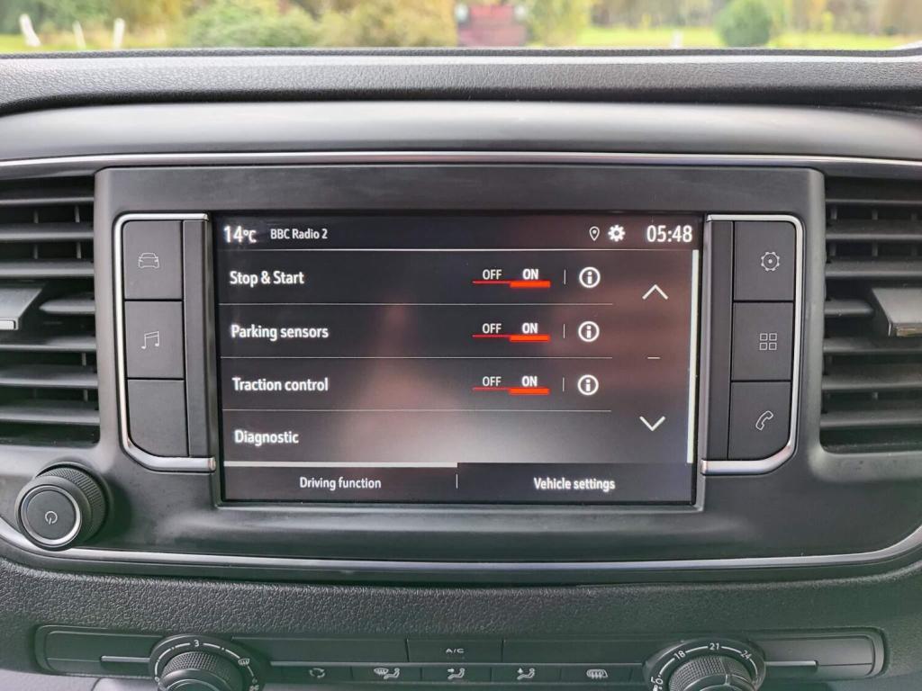 VAUXHALL VIVARO