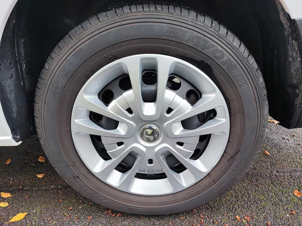 VAUXHALL VIVARO