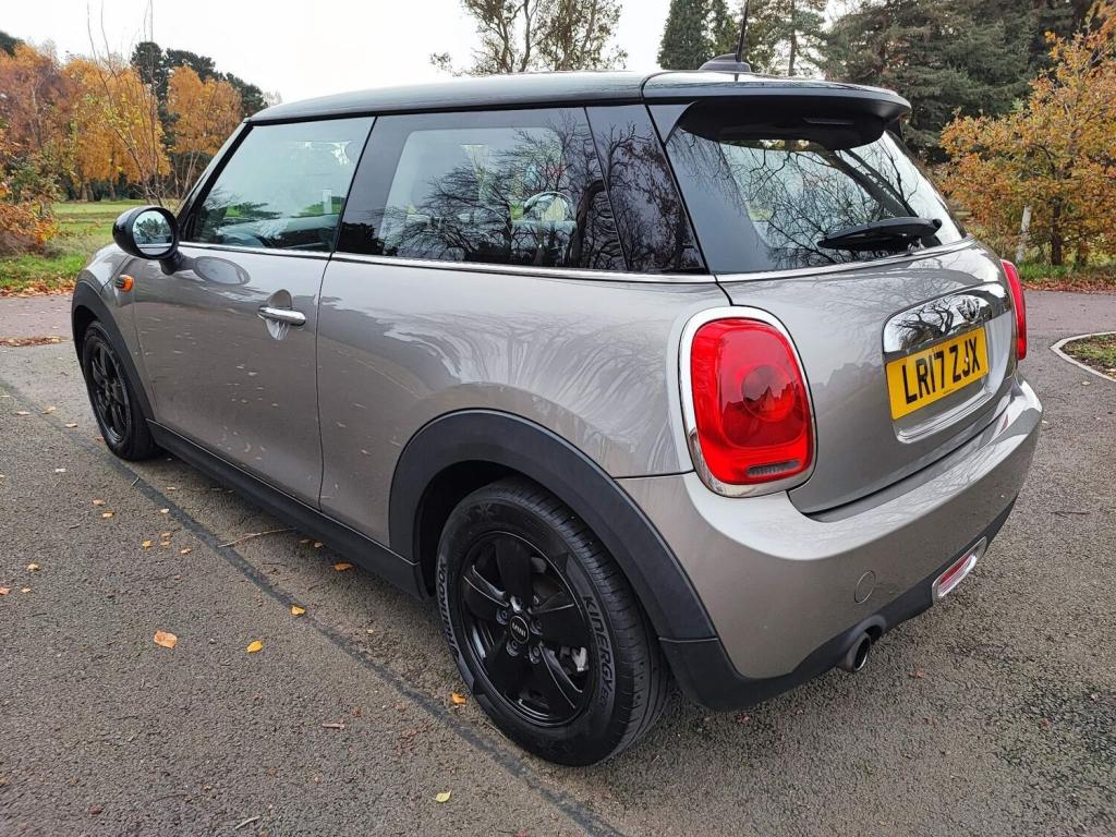 MINI HATCH