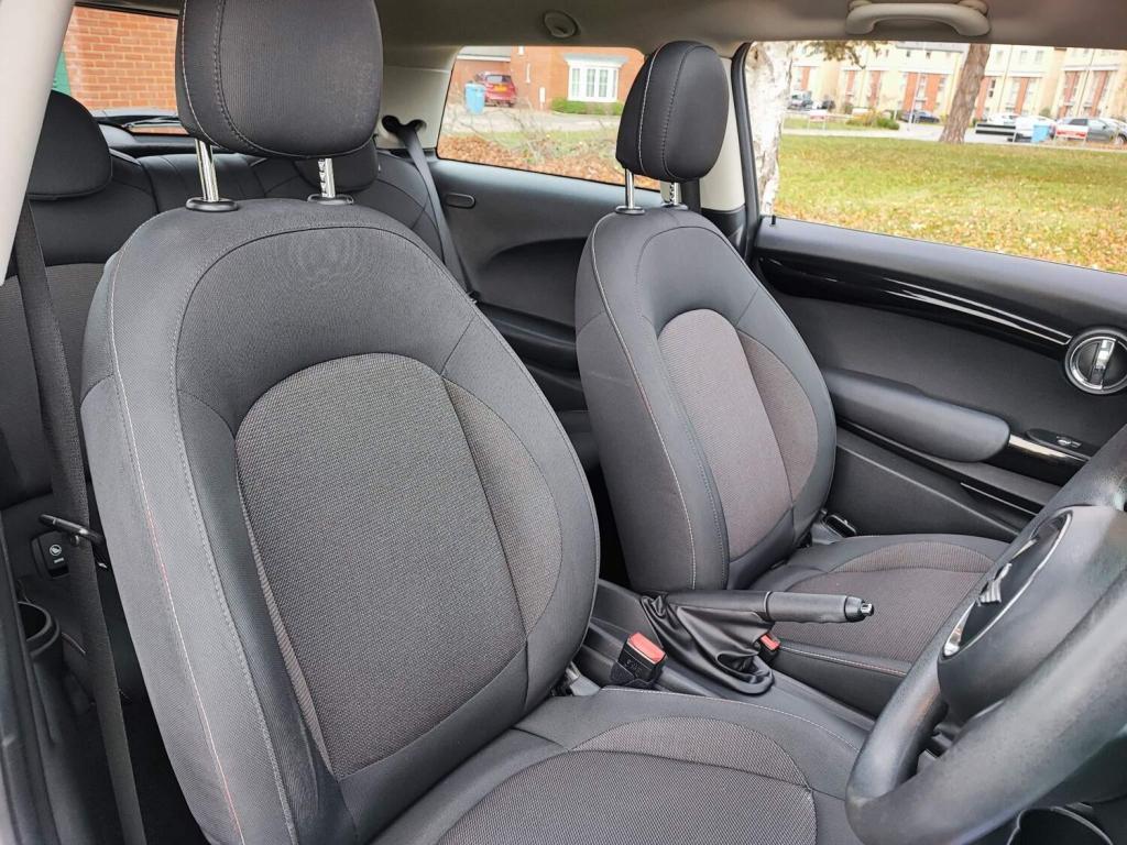 MINI HATCH