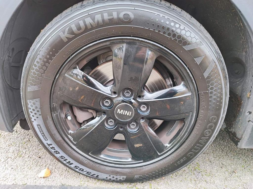 MINI HATCH