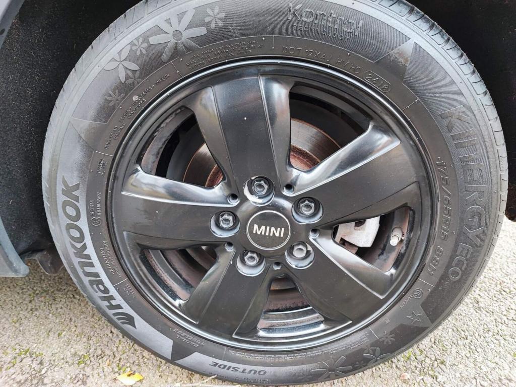 MINI HATCH