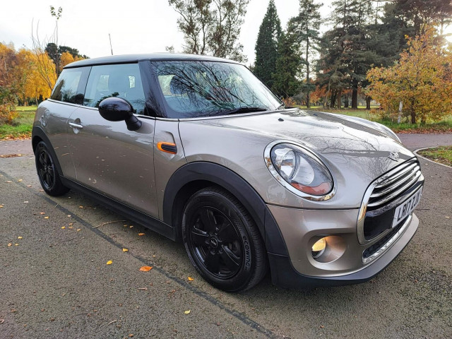 MINI HATCH