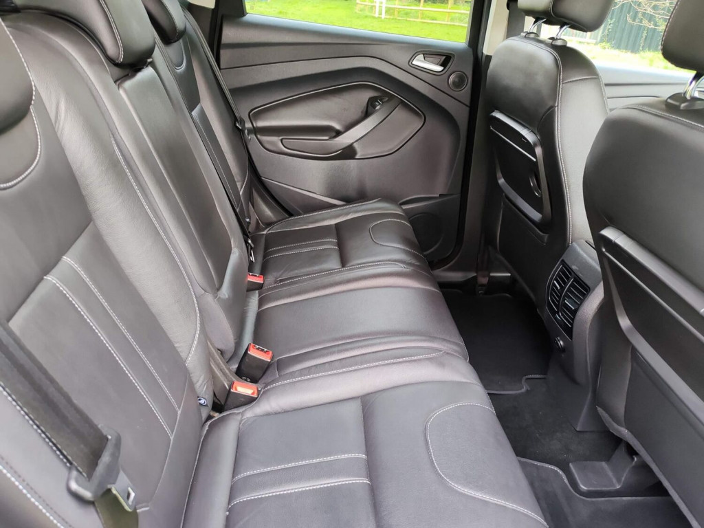 FORD KUGA