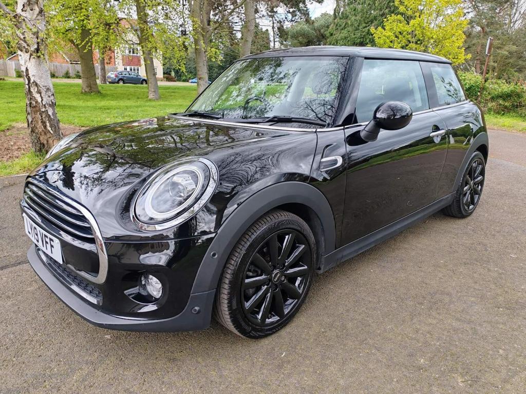 MINI HATCH