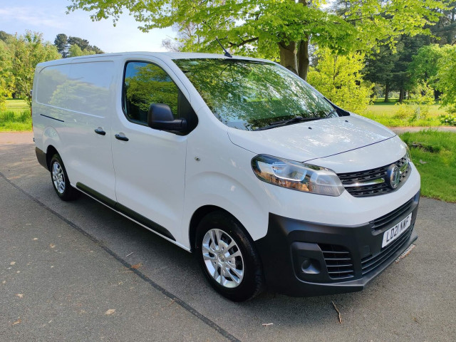 VAUXHALL VIVARO