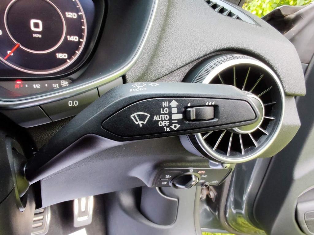 AUDI TT