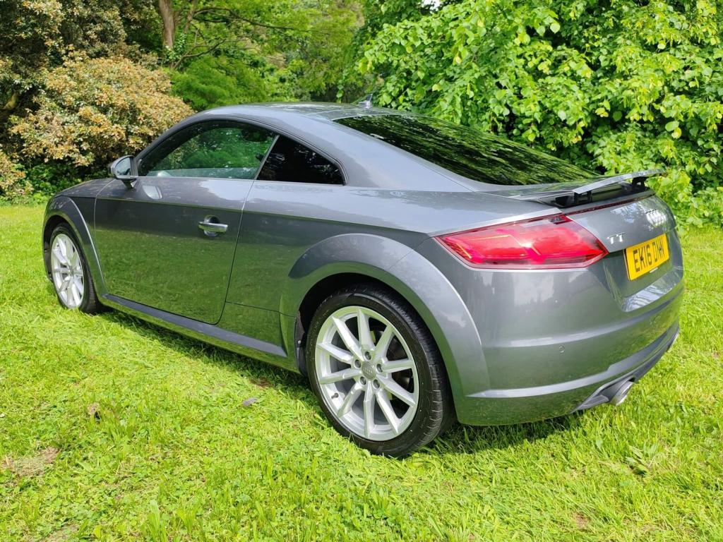 AUDI TT