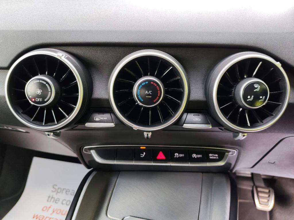 AUDI TT