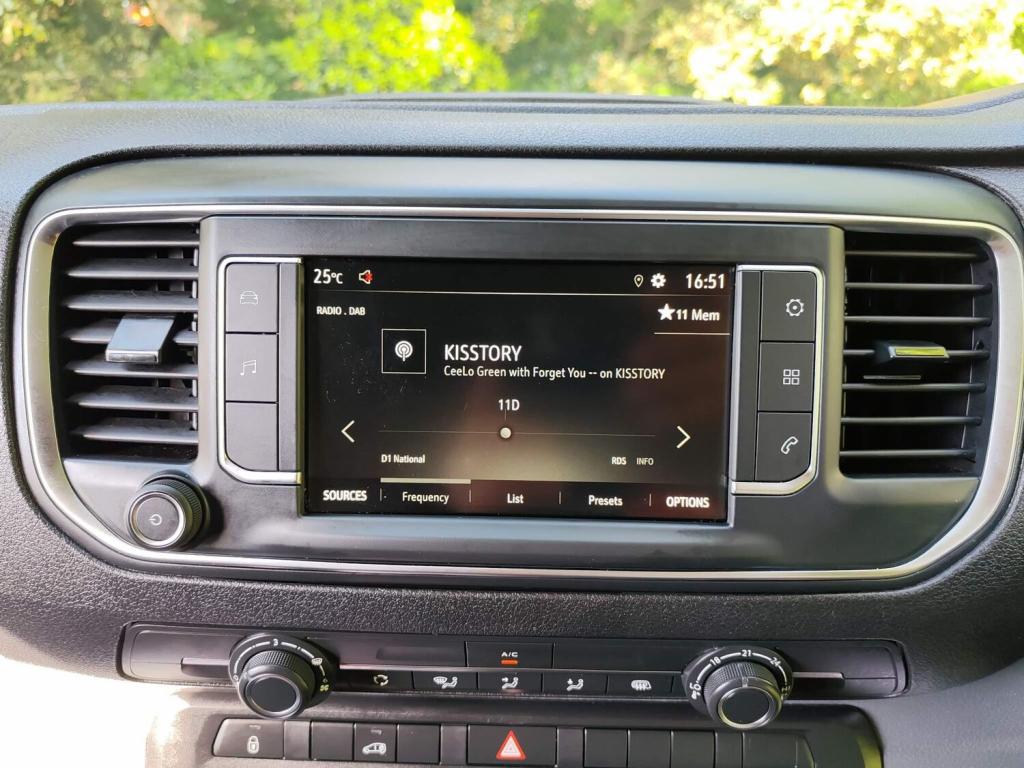 VAUXHALL VIVARO