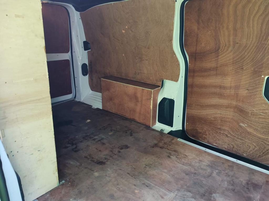 VAUXHALL VIVARO