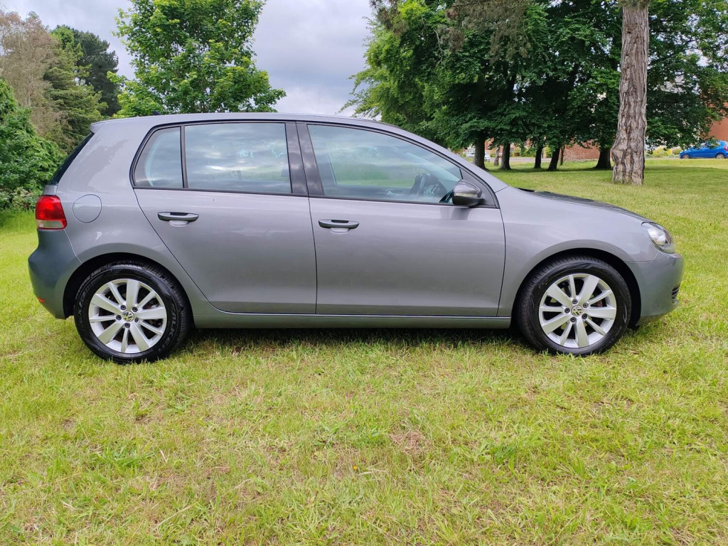 View VOLKSWAGEN GOLF 1.6 TDI Match Euro 5 5dr
