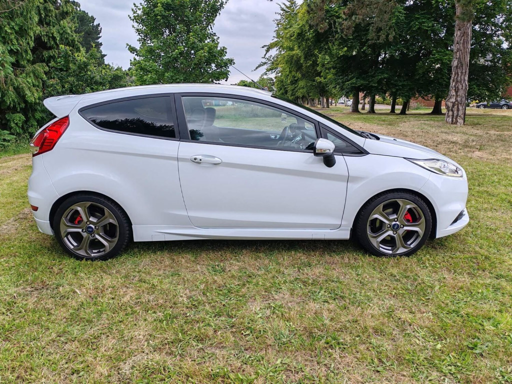 View FORD FIESTA 1.6T EcoBoost ST-2 Euro 5 3dr