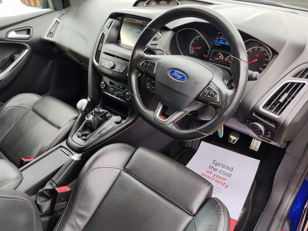View FORD FOCUS 2.0T EcoBoost ST-3 Euro 6 (s/s) 5dr