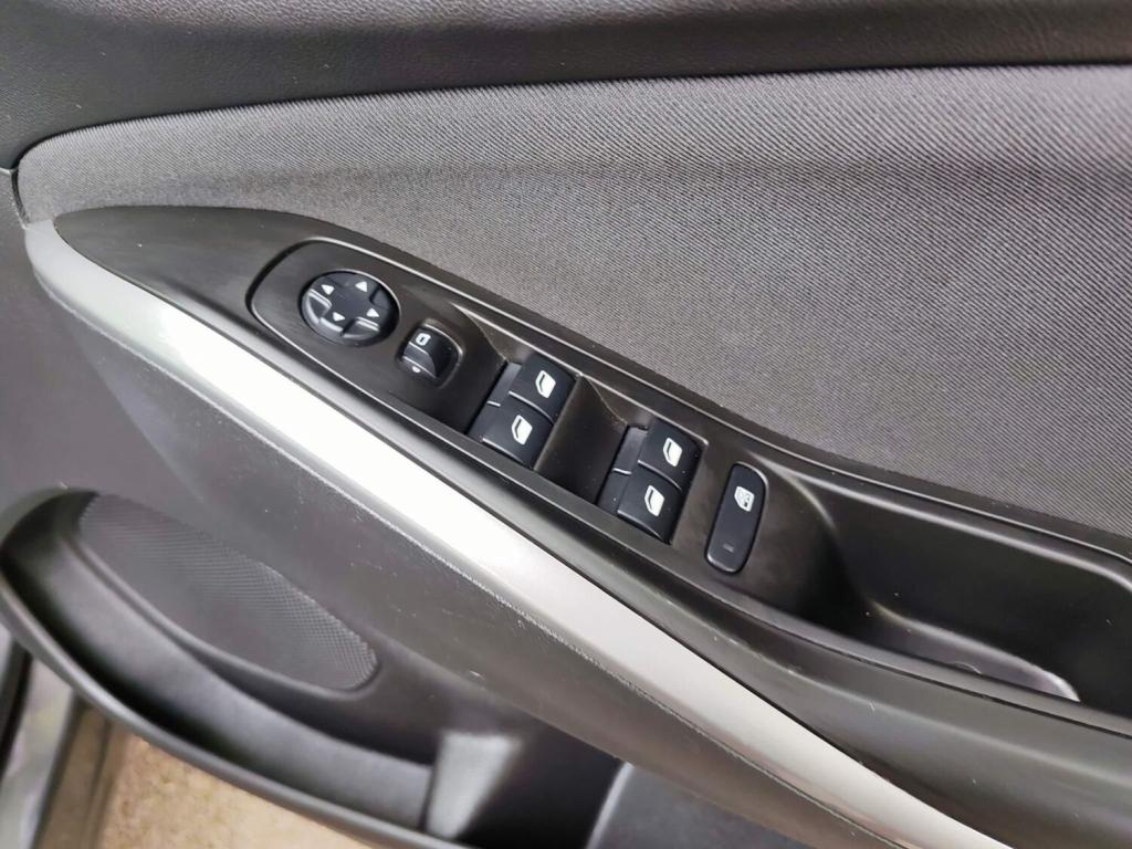 VAUXHALL GRANDLAND X