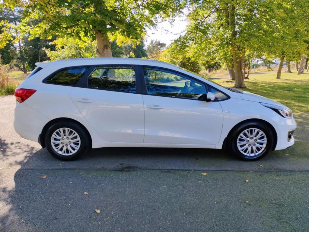 View KIA CEED 1.6 CRDi 1 Sportswagon Euro 6 (s/s) 5dr