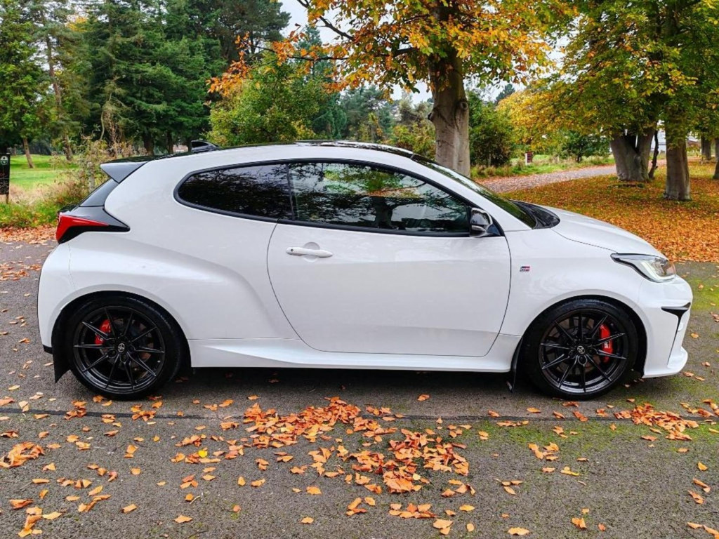 View TOYOTA YARIS 1.6T GR Circuit AWD Euro 6 3dr