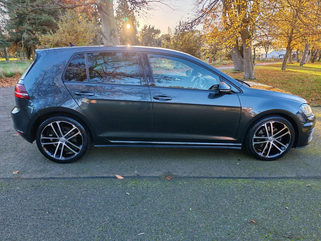 View VOLKSWAGEN GOLF 2.0 TDI BlueMotion Tech GTD Euro 6 (s/s) 5dr