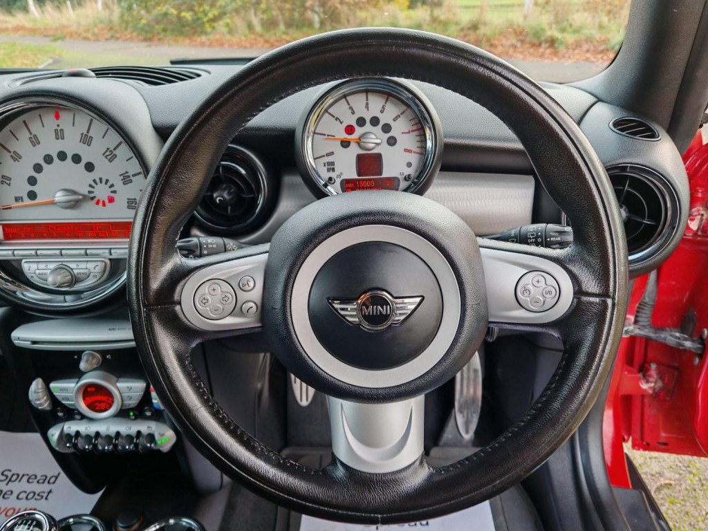 MINI HATCH
