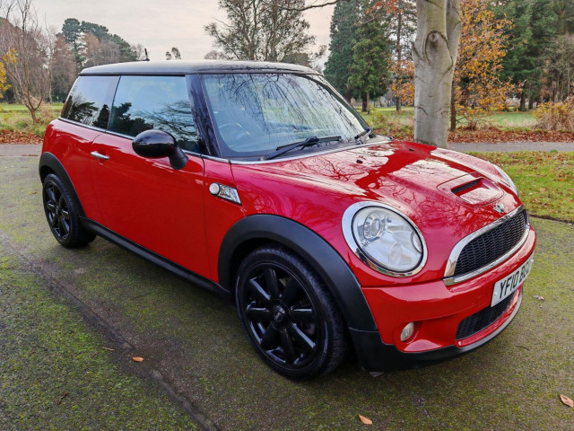MINI HATCH