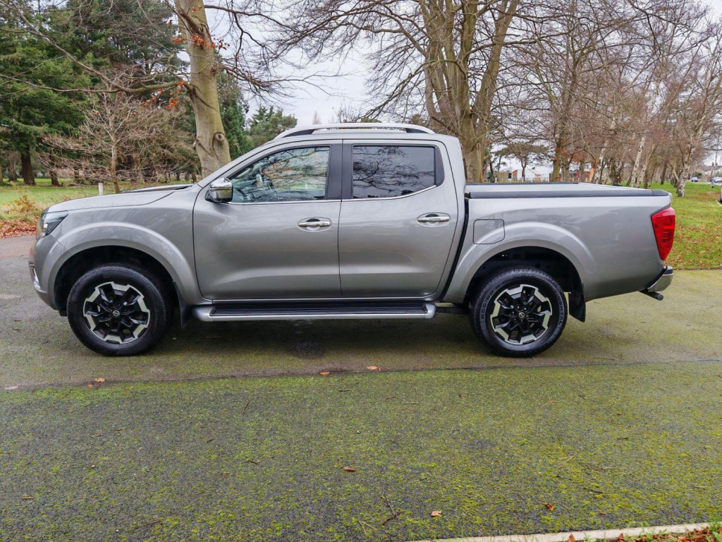 NISSAN NAVARA