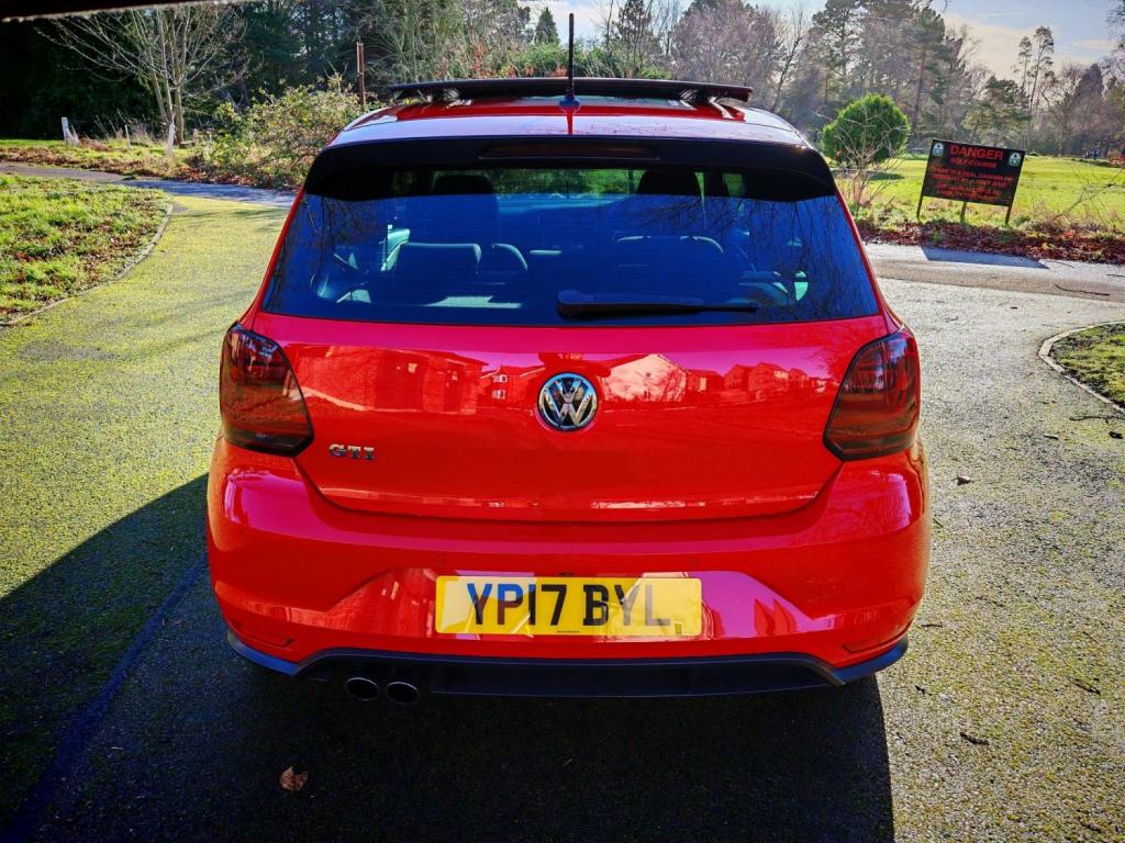 VOLKSWAGEN POLO