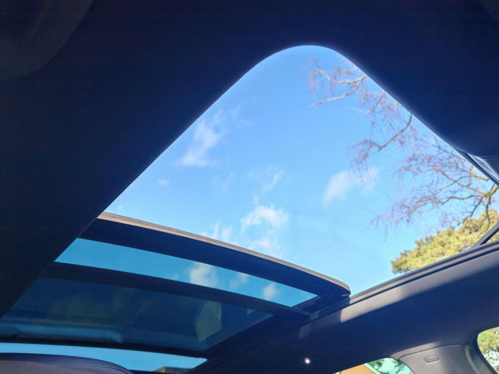 View VOLKSWAGEN TIGUAN 2.0 TSI R-Line DSG 4Motion Euro 6 (s/s) 5dr