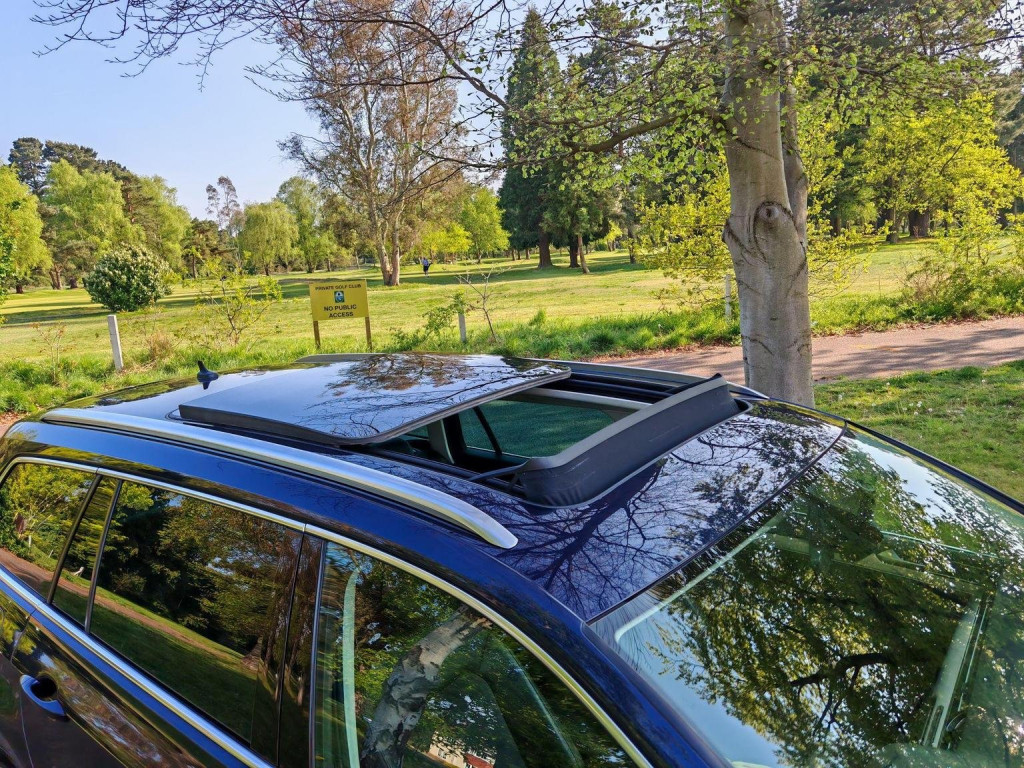 View VOLKSWAGEN PASSAT 2.0 TDI GT Euro 6 (s/s) 5dr