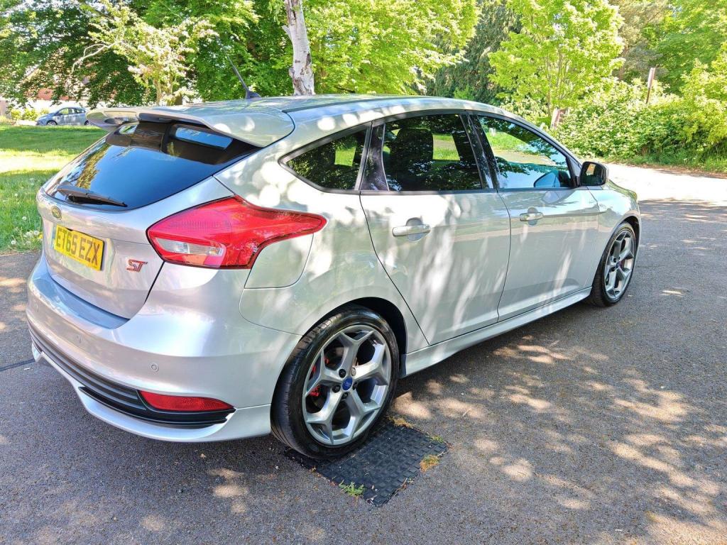 View FORD FOCUS 2.0 TDCi ST-2 Euro 6 (s/s) 5dr