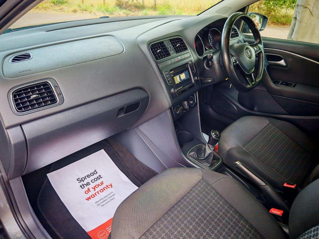 VOLKSWAGEN POLO