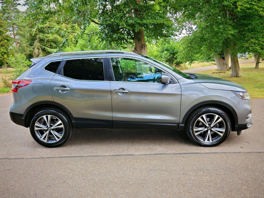 View NISSAN QASHQAI 1.5 dCi N-Connecta Euro 6 (s/s) 5dr