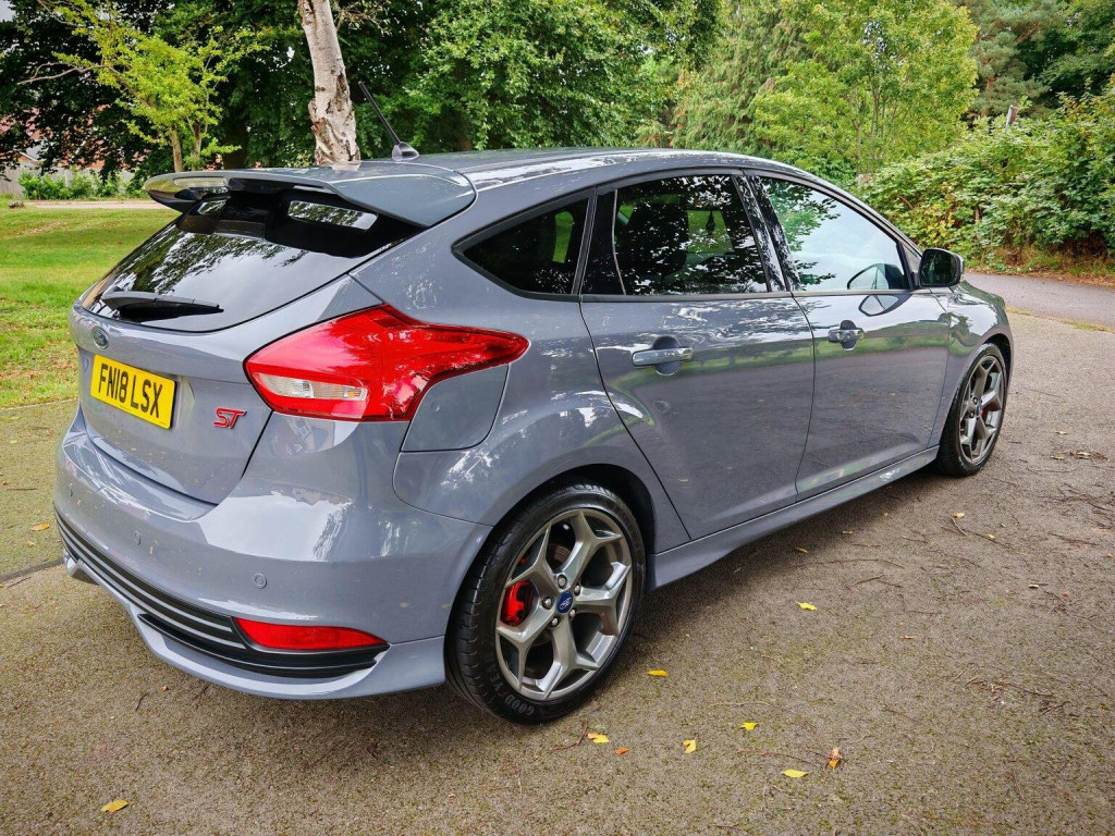 FORD FOCUS