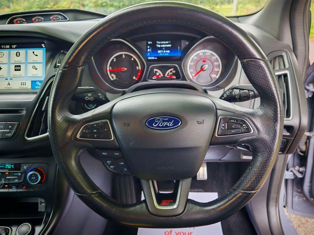 FORD FOCUS