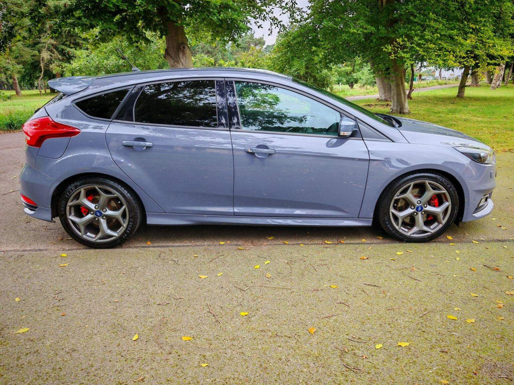 View FORD FOCUS 2.0 TDCi ST-3 Euro 6 (s/s) 5dr