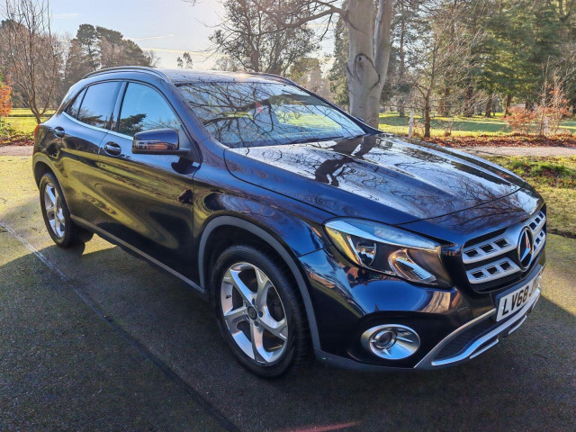 MERCEDES-BENZ GLA