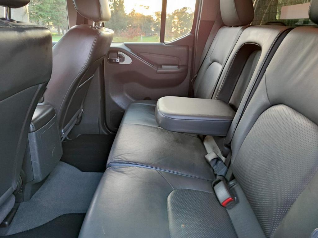 NISSAN NAVARA