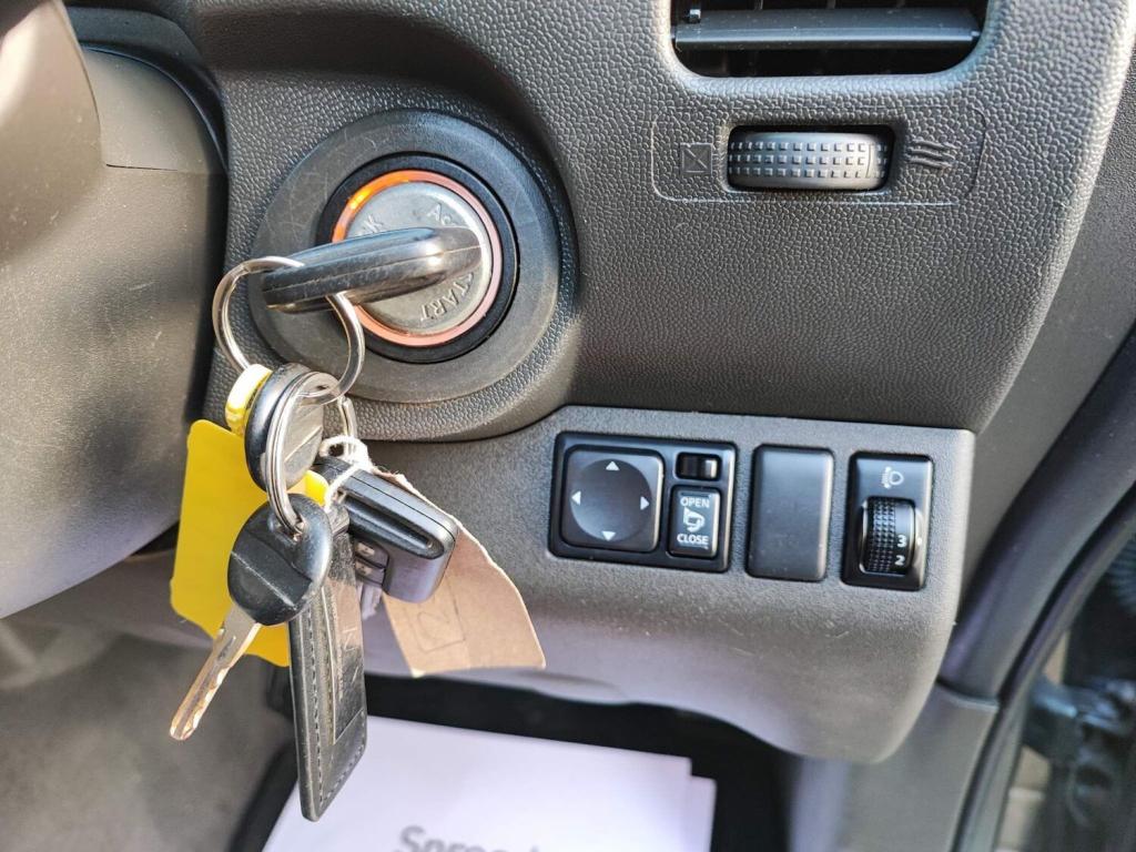 NISSAN NAVARA