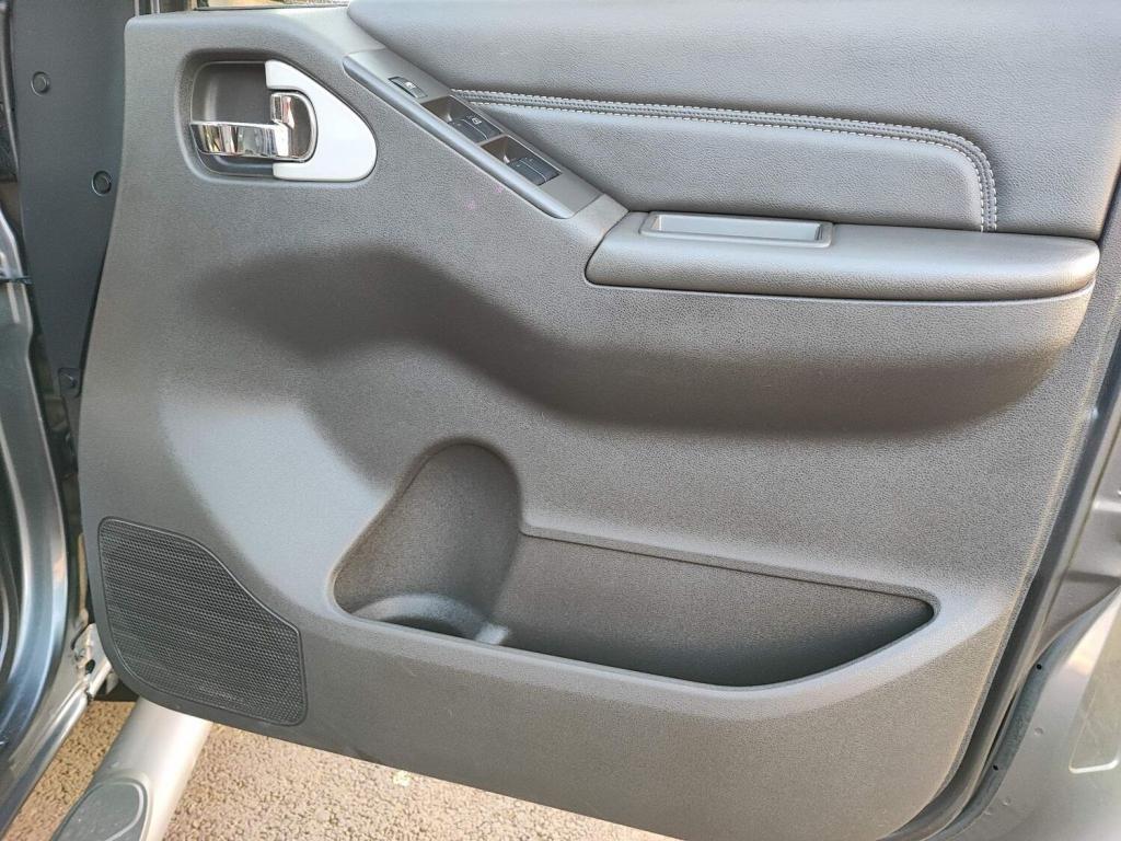 NISSAN NAVARA
