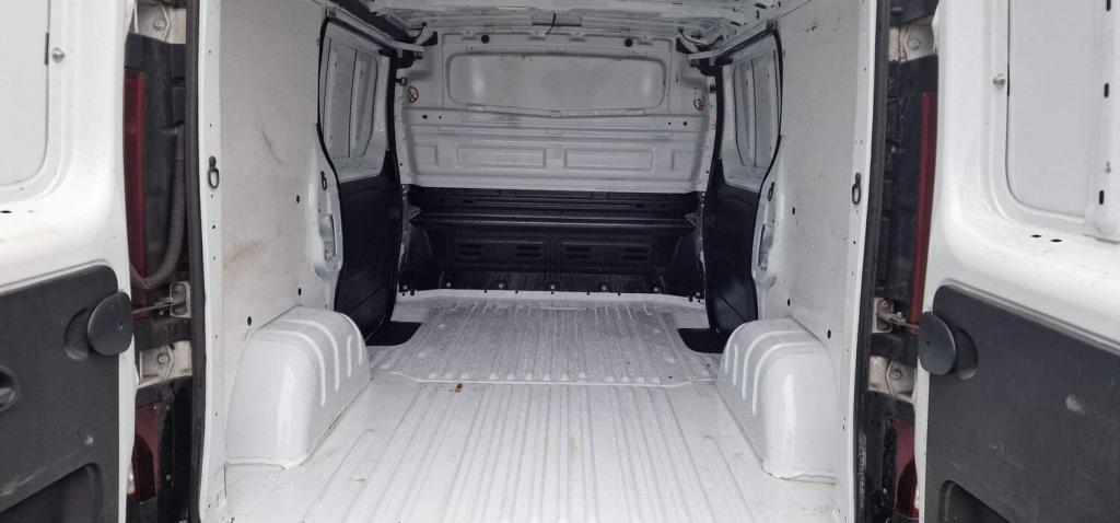 VAUXHALL VIVARO
