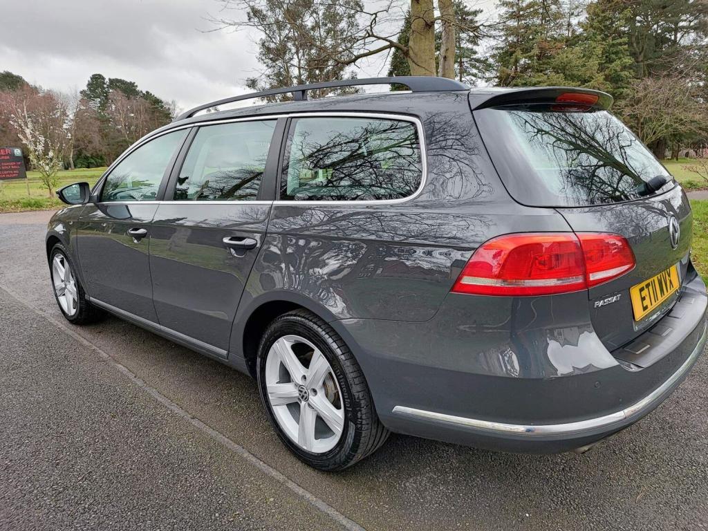 VOLKSWAGEN PASSAT